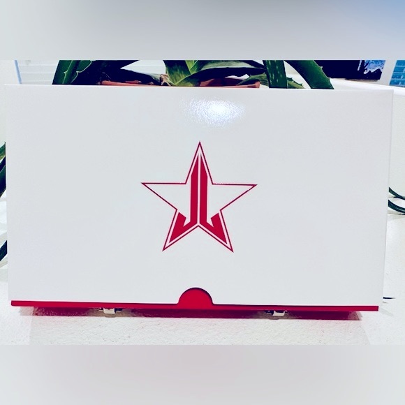 BNWT JEFFREE 🌟 BLOOD SUGAR EYESHADOW PALETTE 🎨 - Picture 4 of 9